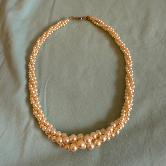 Vintage Napier faux ivory graduated pearl 3 strand twisted necklace 18" - Picture 4 of 8